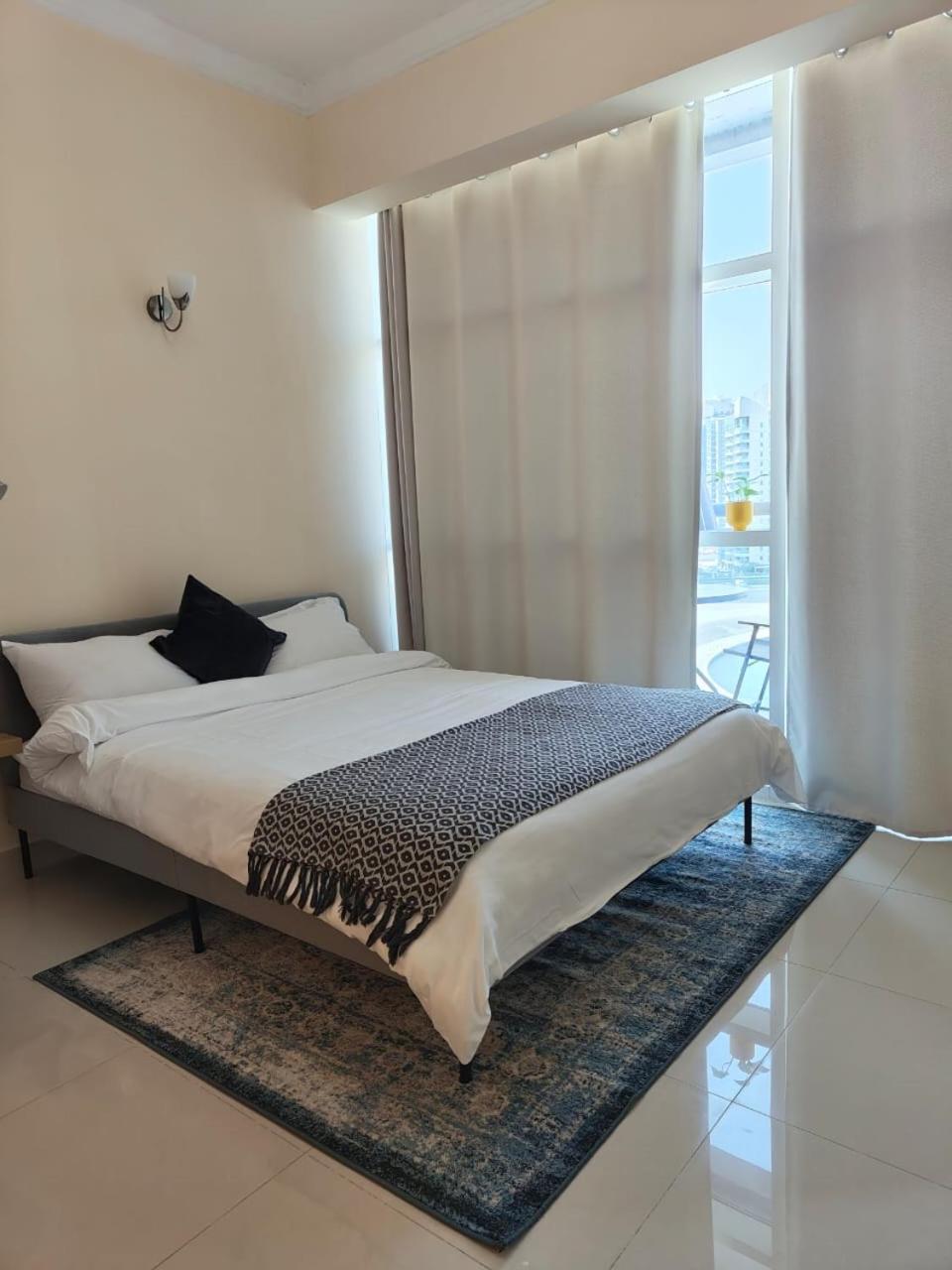 Studio In The Heart Of Sports City -Great View & Amenities! Dubai Luaran gambar